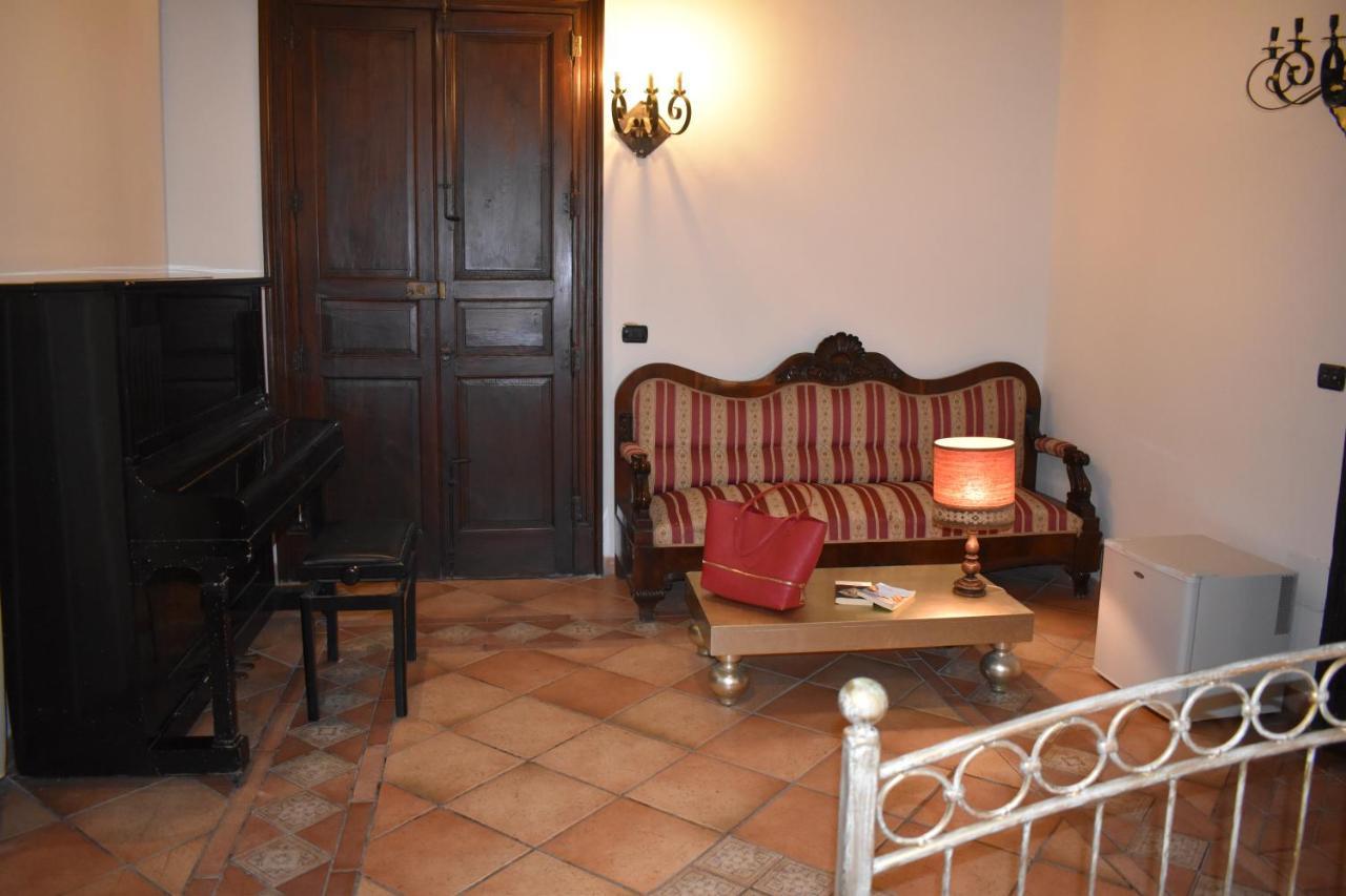 Le Due Torri Bed & Breakfast Filadelfia Exterior photo