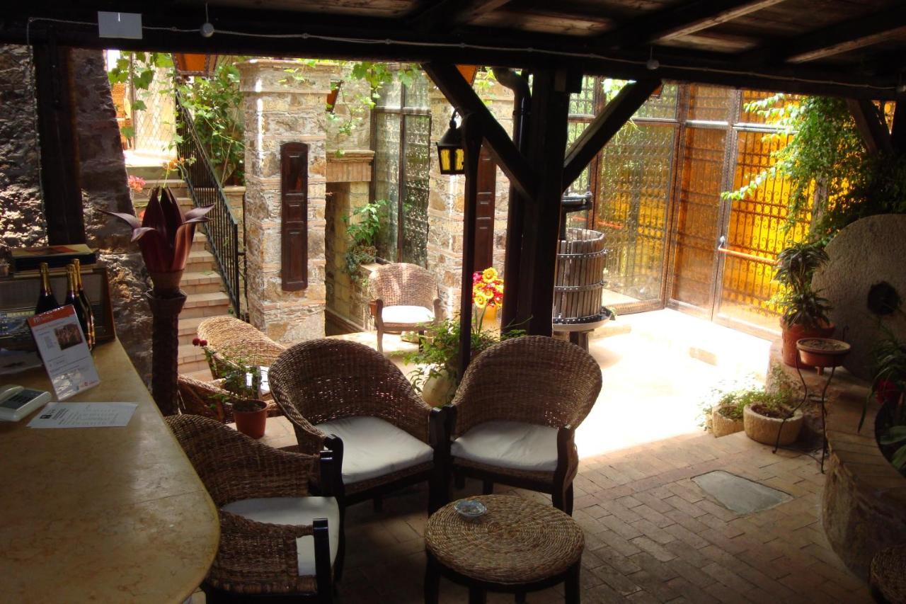 Le Due Torri Bed & Breakfast Filadelfia Exterior photo